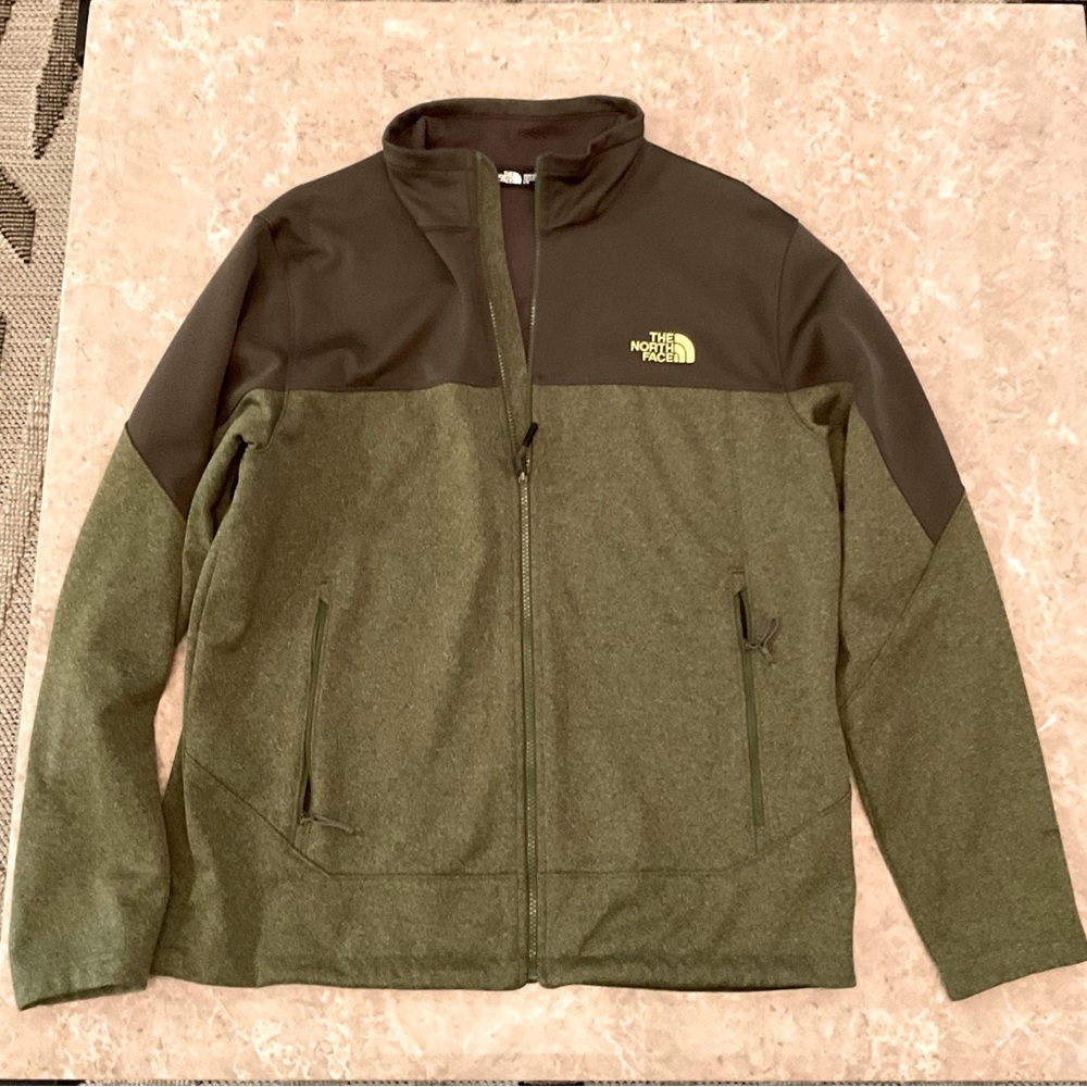 Mint Condition* North Face Men’s Large Apex Jacket! Clean! Almost New!